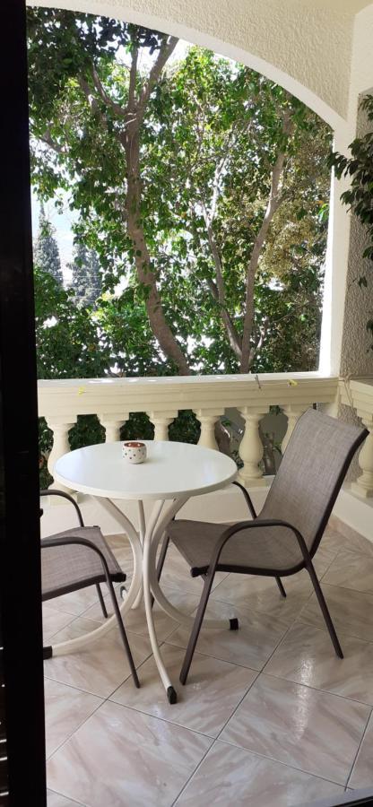 To Spiti Tis Eirinis Apartment Poros Town Exterior photo