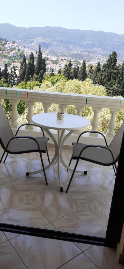 To Spiti Tis Eirinis Apartment Poros Town Exterior photo