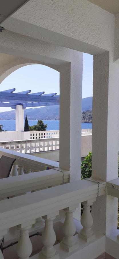 To Spiti Tis Eirinis Apartment Poros Town Exterior photo
