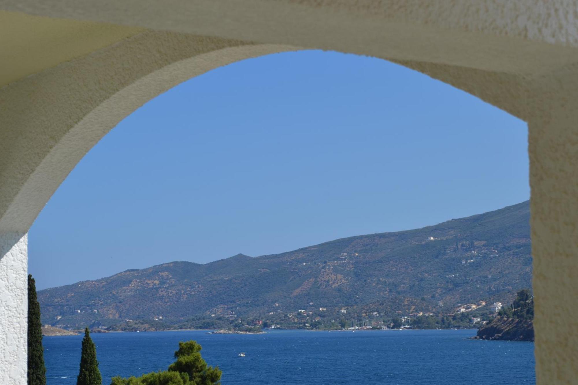 To Spiti Tis Eirinis Apartment Poros Town Exterior photo