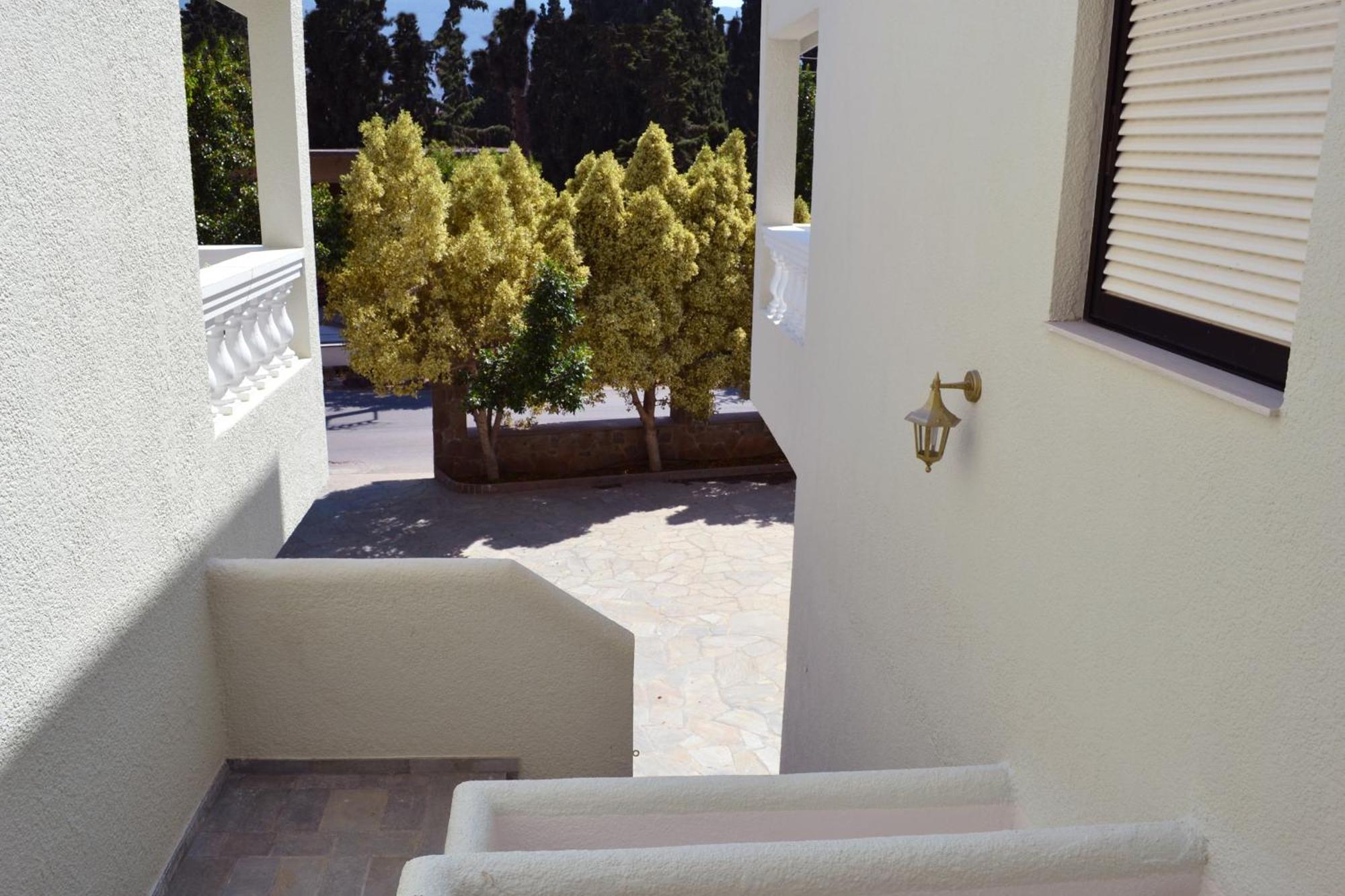 To Spiti Tis Eirinis Apartment Poros Town Exterior photo