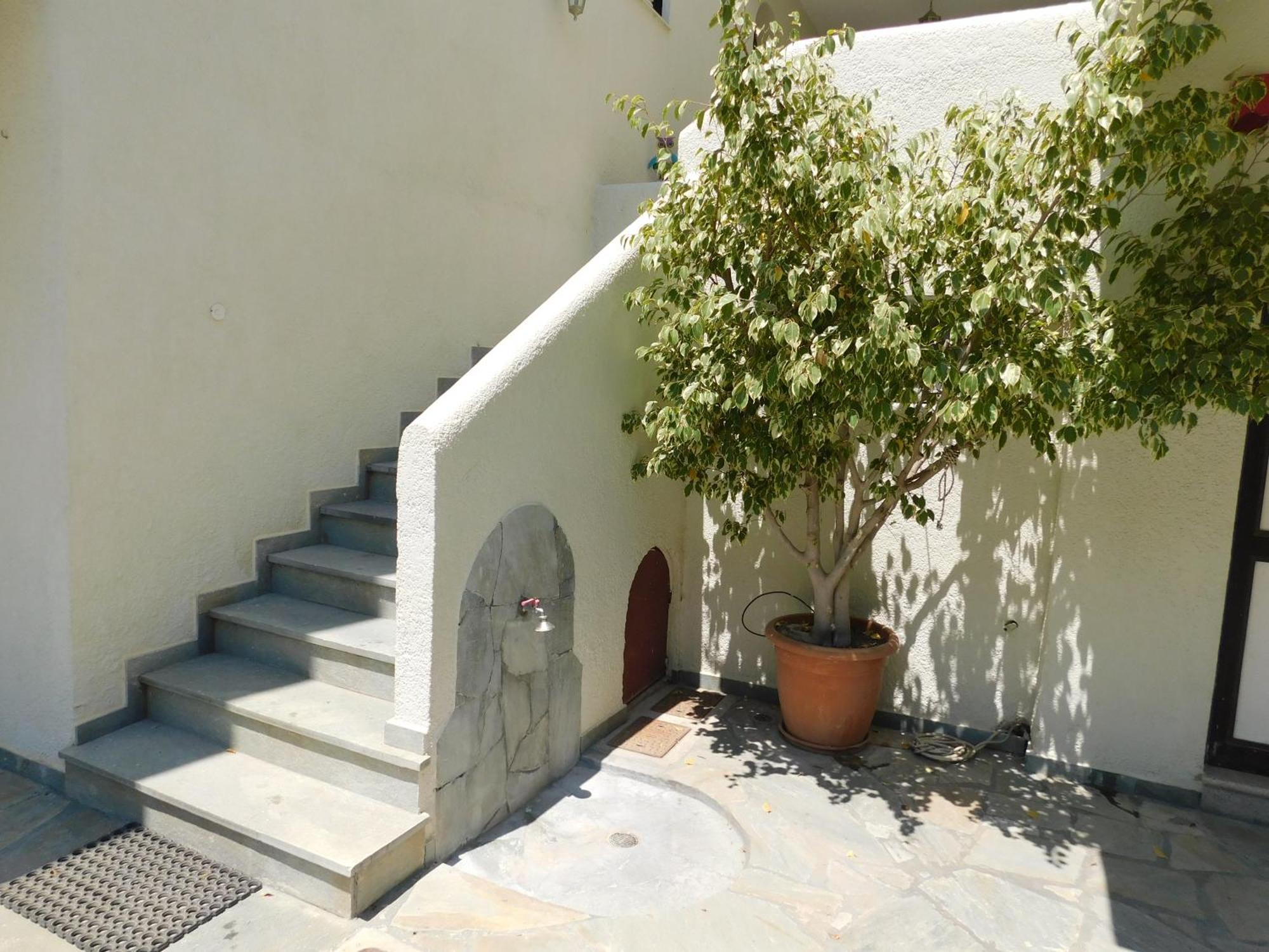 To Spiti Tis Eirinis Apartment Poros Town Exterior photo