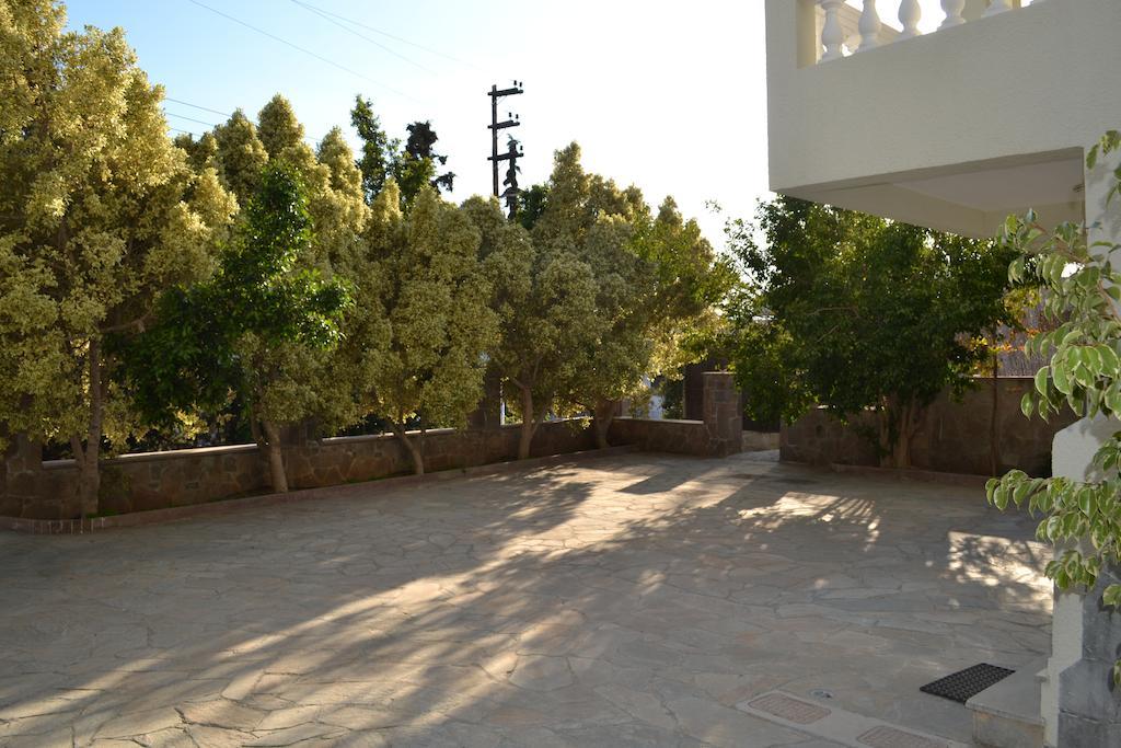 To Spiti Tis Eirinis Apartment Poros Town Exterior photo