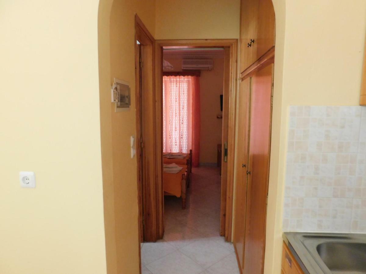 To Spiti Tis Eirinis Apartment Poros Town Exterior photo
