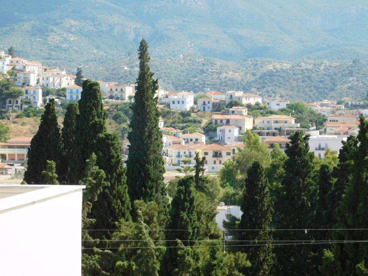 To Spiti Tis Eirinis Apartment Poros Town Exterior photo